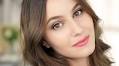 Why this beauty vlogger shaves her face