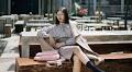 Contek 9 gaya OOTD fashion blogger Olivia Lazuardy, chic & glamor abis