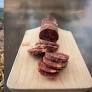 A Ravenna un laboratorio di formaggi vegani s’è inventato anche un salame fatto di funghi