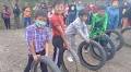 Piura: niños se divierten jugando Llanta Cross durante celebración de la Vírgen del Carmen