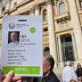 El Papa recibe su acreditación para las ceremonias del viaje a España