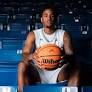 Men's Basketball Signs Elijah Elliott
