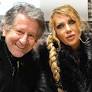 Faida nella famiglia di Valentino Rossi, papà Graziano e Ambra Arpino (indagata) si sposano: matrimonio blindato e nuove battaglie legali