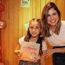 Filha de Roberto Cláudio e Carol Bezerra lança livro infantil