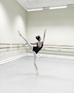 Maria Khoreva Ballet Barre 2025 | 8cv.org