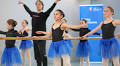 The lucky Wollongong dancers who got a masterclass from the Australian Ballet
