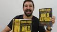 Youtuber Primo Pobre lança livro em São Bernardo