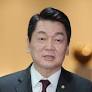Ahn Cheol-soo vows to support science and resolve frustrations in Korea's medical field - CHOSUNBIZ