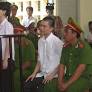 Nguyễn Phương Uyên bị phạt 6 năm tù, Đinh Nguyên Kha 10 năm tù