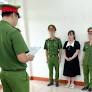 Phương Uyên bị bắt do chiêu 'lật sổ đỏ'