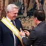 Filippo Grandi receives the Grand Cross of Isabella the Catholic just one month before the end of his UNHCR term