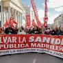 Miles de madrileños protestan contra la política sanitaria de Ayuso