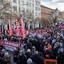 Miles de personas protestan en Madrid contra la política sanitaria del PP de Ayuso