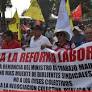 Trabajadores de Perú exigen reforma integral que mejore las condiciones laborales
