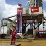 Lo que se sabe sobre los 60 trabajadores petroleros detenidos por la Dgcim