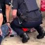 "Nie pamiętam, żeby mnie tak ostro potraktowali policjanci kiedykolwiek. Ani za PiS-u, ani w PRL-u" – mówi...