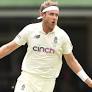 Stuart Broad gets a surprise at Australian airport