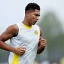 Jobe Bellingham receives Giovanni Reyna’s No. 7 Borussia Dortmund tricot