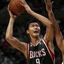 Reporter confirms Yi Jianlian did indeed work out against chair