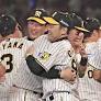 Hanshin Tigers Manager Akinobu Okada Maintains Distance to Help Players Be Self-Sufficient on Way to Central League Baseball Title