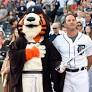 Report: Omar Vizquel a Candidate to Manage In Winter Ball