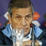 Uruguay’s Óscar Tabárez, the longest-serving coach at the World Cup, does things a little differently