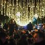 Barcelona lights up for Christmas with scarves and gloves: "It's like something out of a movie"