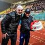 Tuhle emoci moc neznám, přiznal dojatý kouč Slavie Trpišovský, když dostal od fanoušků dort k jubileu