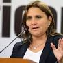 Marisol Pérez Tello cuestiona a Juan José Santiváñez