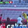 ¡La imperdible atajada de Camilo Vargas que sorprende a todos!