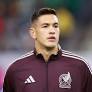César Montes keeps the door open for Chivas