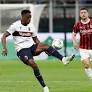 Sunderland submit official bid for Bologna defender Jhon Lucumi
