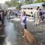 Mob damages buses, block traffic after N Kol accident