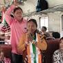Bankura: Shyamoli Roy Bagdi Campaigns in Local Train for Indas Seat #Gallery