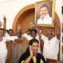 DMK, Congress clash over installation of portraits