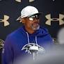Mike Preston: Marvin Lewis knows hurdles facing Ravens’ Anthony Weaver | COMMENTARY