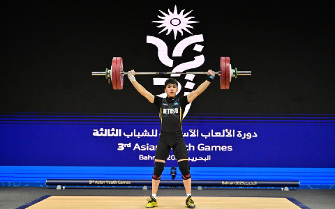 Kazakh weightlifter Alikhan Askerbay sets world record at Asian ...