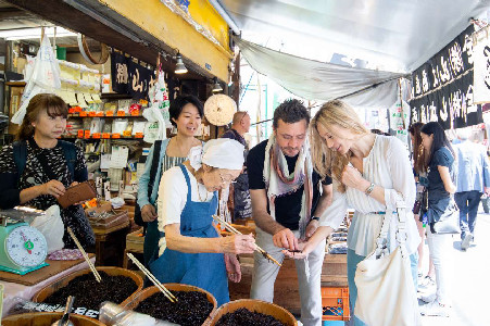 Tokyo Food Tour: Tsukiji Outer Fish Market