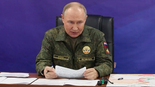 Vladimir Putin tests new 'invincible' nuclear-powered missile | World ...