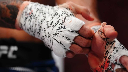 UFC Hall of Famer thanks fans after emotional MMA retirement ...