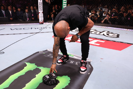 Daniel Cormier provides surprise reaction to Jose Aldo's UFC ...