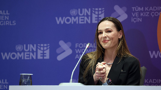 Eda Erdem'e Büyük Onur: Kaptanımız, BM Kadın Birimi tarafından ...