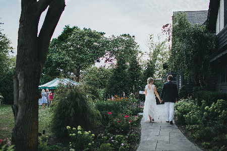 Burr Ridge Backyard Wedding | Caroline & James - megadamik.com