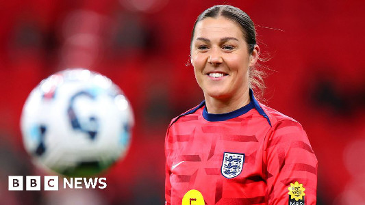 Former England keeper Mary Earps in 'happy' same-sex relationship