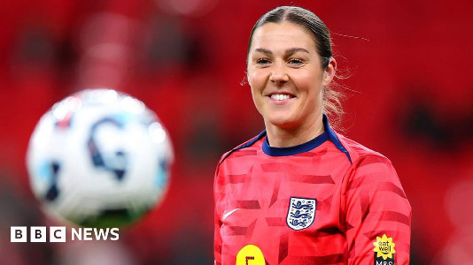 Former England keeper Mary Earps in 'happy' same-sex relationship ...