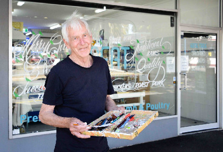 Robert Holbery keeping signwriting alive — Fiona Basile Photography