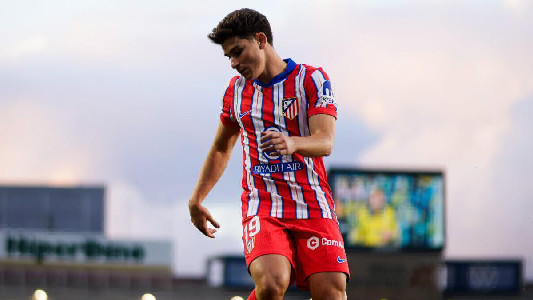 Atletico Madrid set Julian Alvarez price as Liverpool face decision